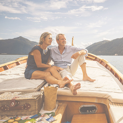  Photo of an old couple on a boat 